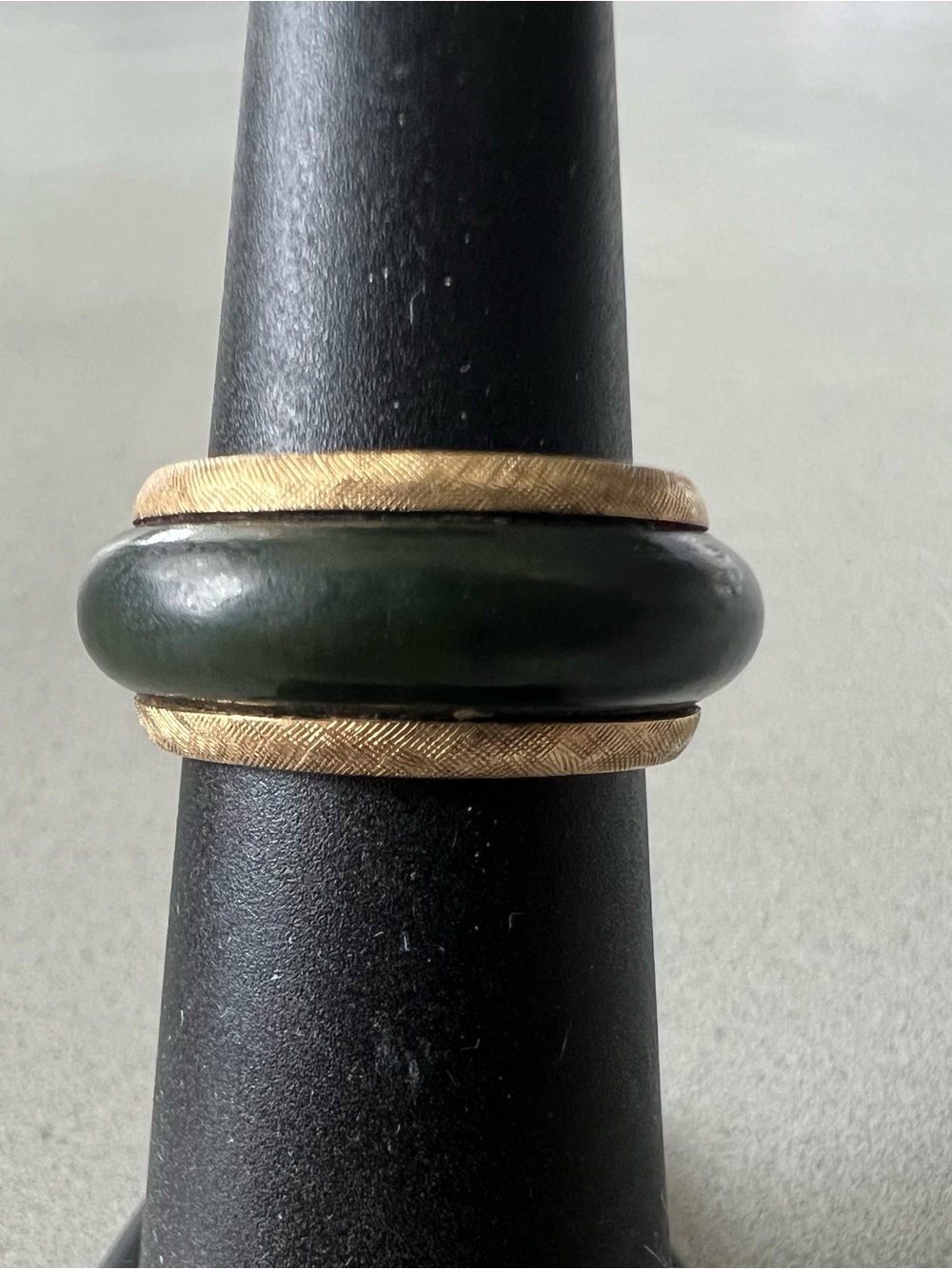 Vintage 14k Yellow Gold Dark Green Jade Eternity Wedding Band Size 5.5 6.40g